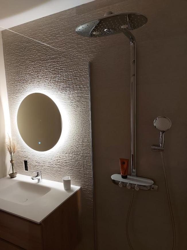 Appartement Met Zeezicht En Verwarmd Zwembad Oostende Exteriör bild